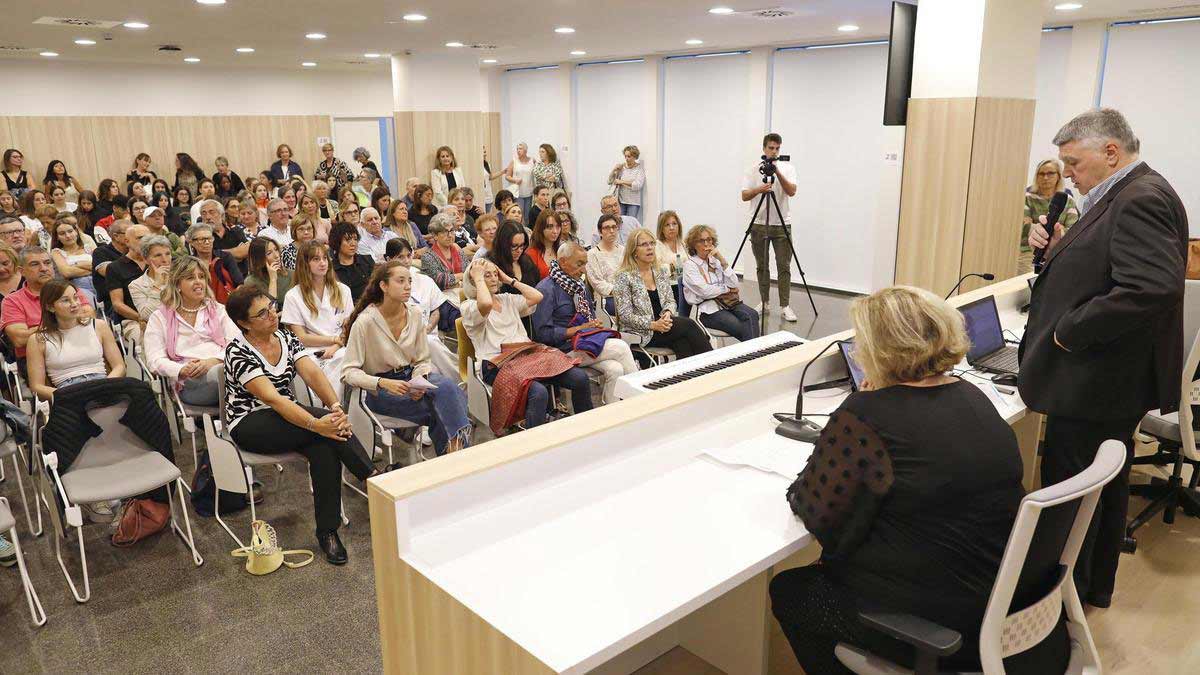 Public success at the Breast Cancer Awareness Day at Clínica Girona