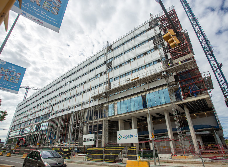 Clínica Girona postpones move to new headquarters due to supply problems for the construction company